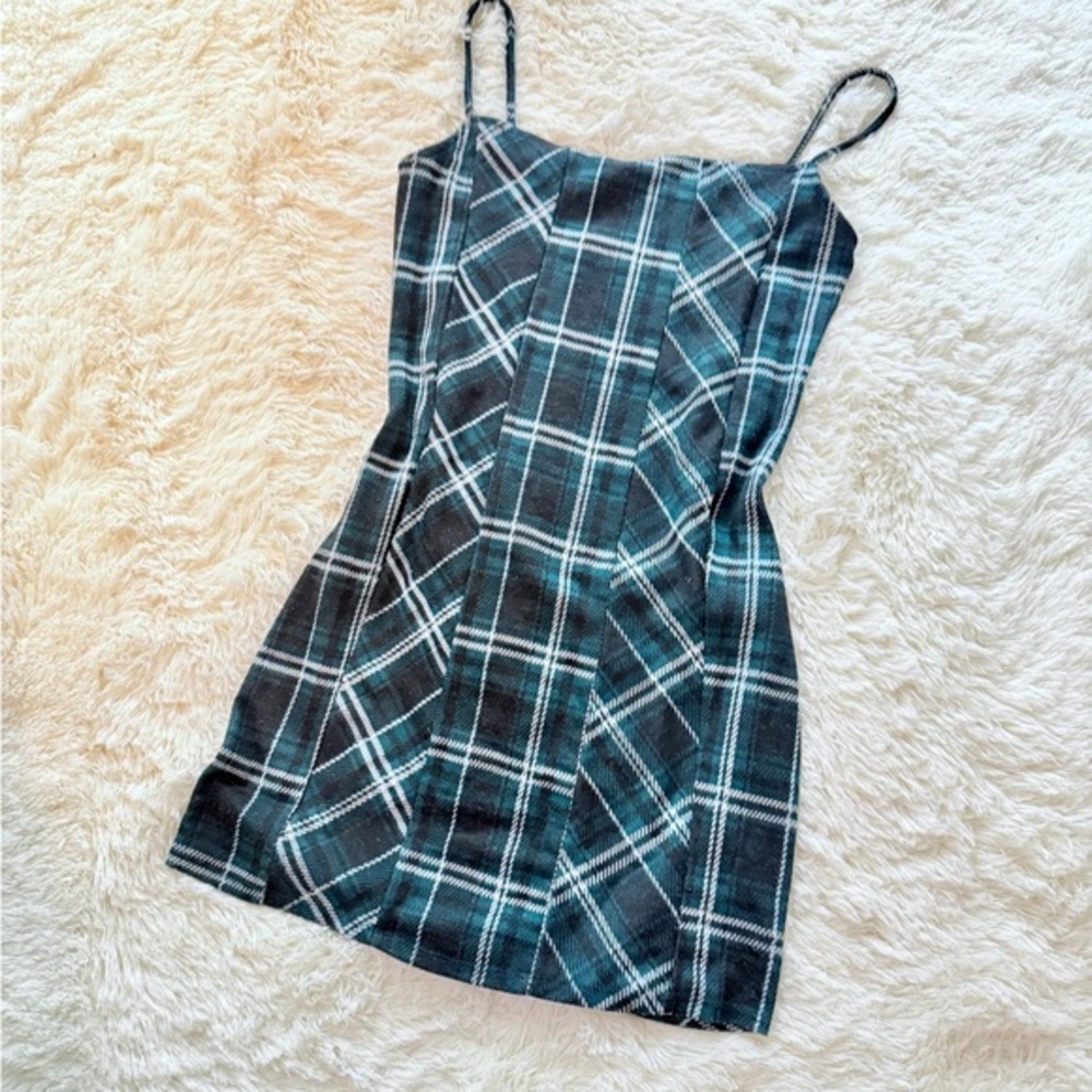 Liz & Sara Chic Green Plaid Dress with Straps